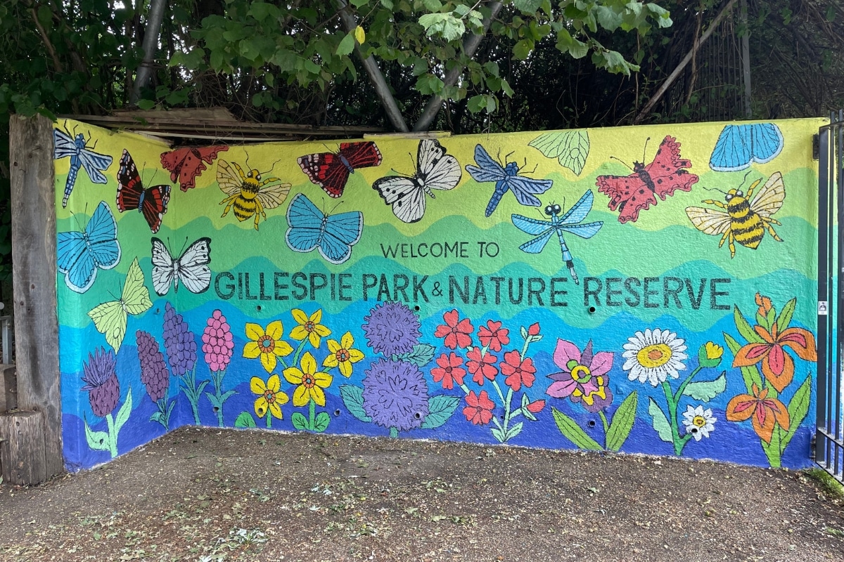 Entry to park, credit Annette Taylor