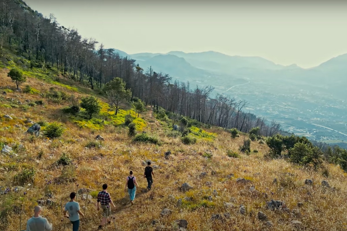 Walking group credit Collettivo Rewild Sicily
